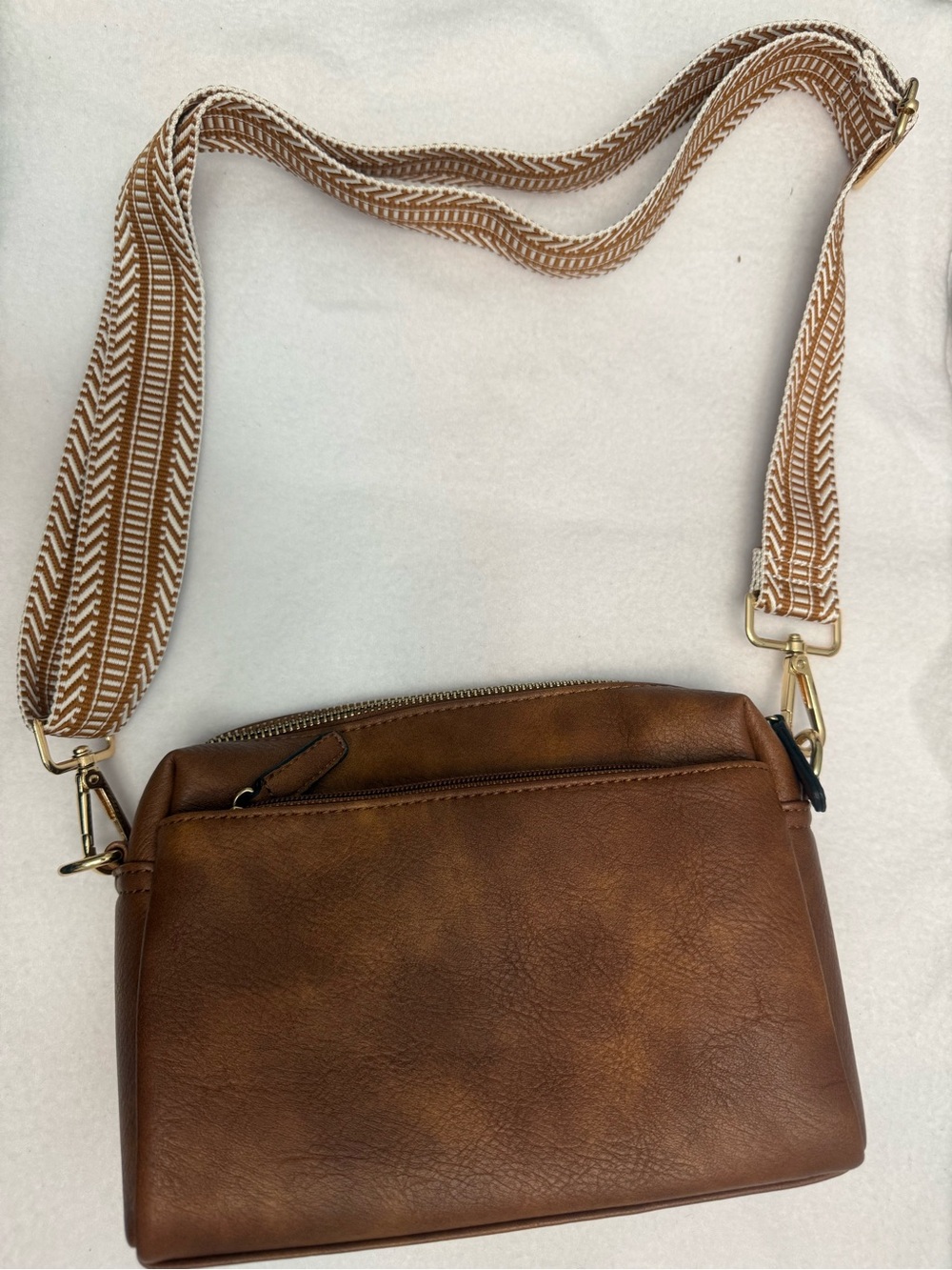 BOSTANTEN Tan Leather Crossbody Bag with Patterned Strap - Picture 3 of 6